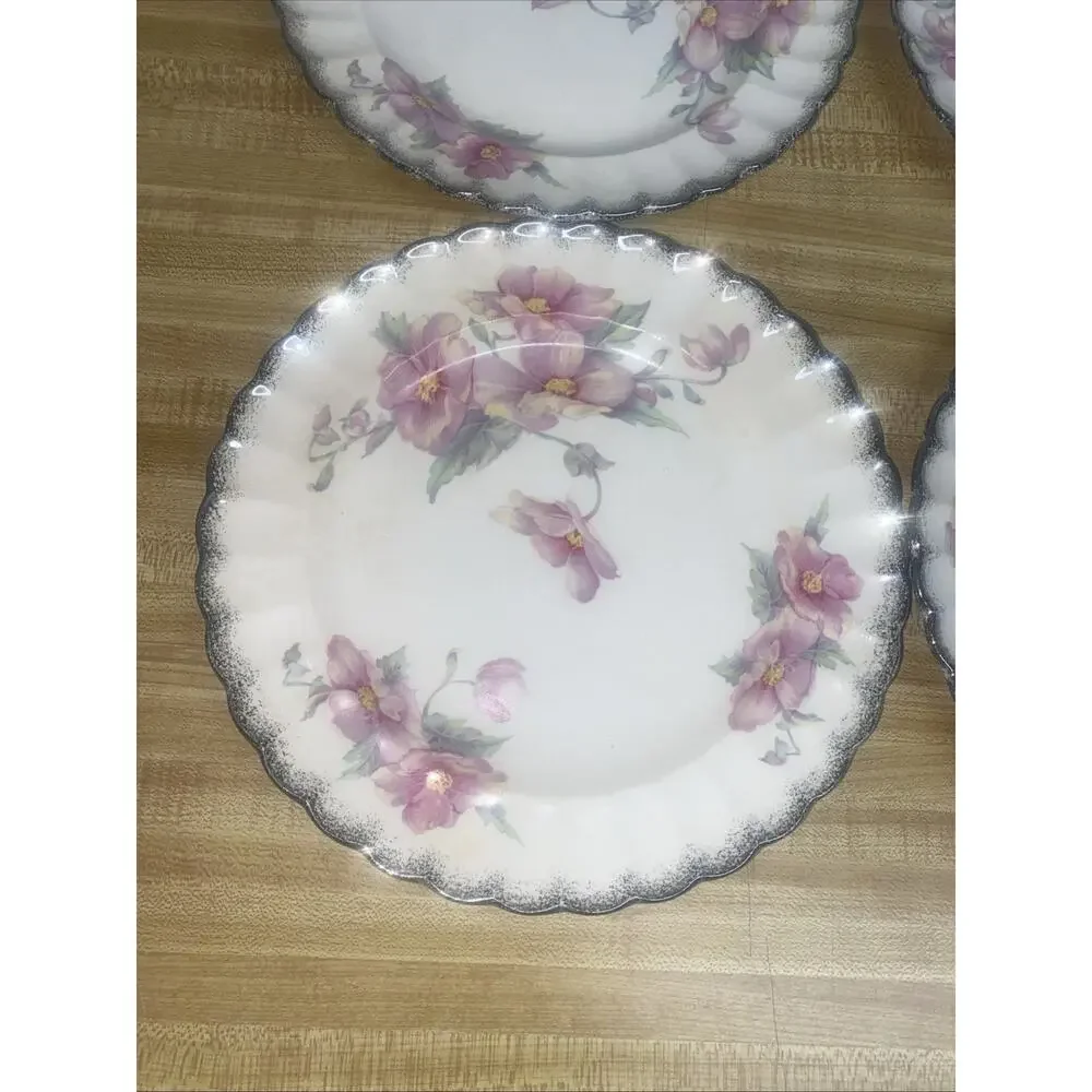 Set Of 4 9.25” Dinner Plates Ivory Porcelain By Sebring “Primrose” 22K Gold Trim